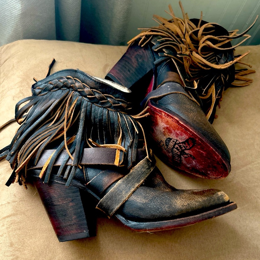 Free bird leather boots size 9